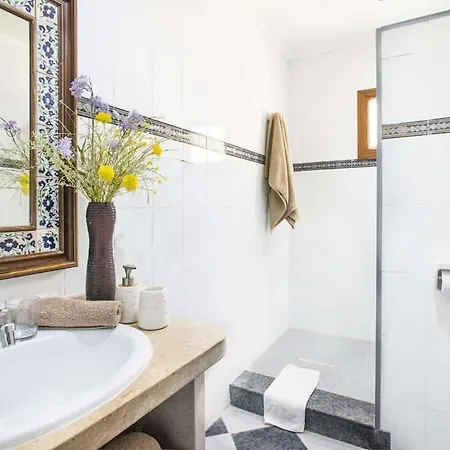 Valero - Beautiful Spacious Close To Town Pollença