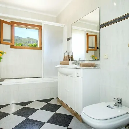 Valero - Beautiful Spacious Close To Town *