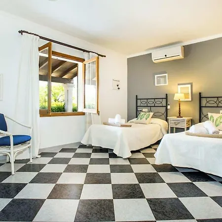 Valero - Beautiful Spacious Close To Town Feriehus