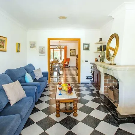 Valero - Beautiful Spacious Close To Town Vakantiehuis