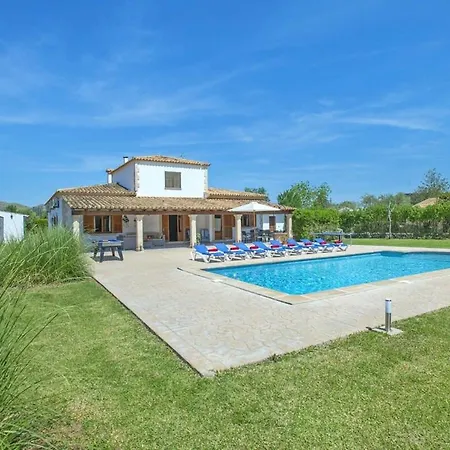 Valero - Beautiful Spacious Close To Town *