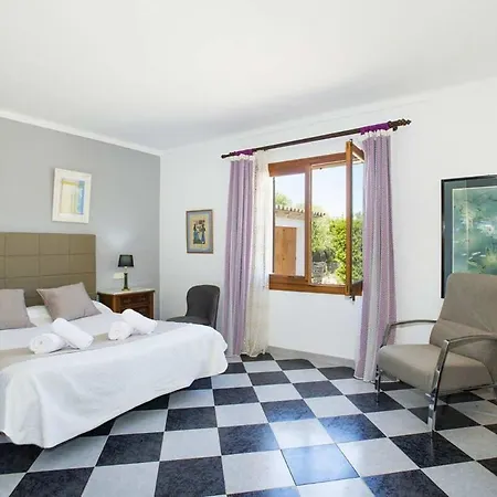 Valero - Beautiful Spacious Close To Town